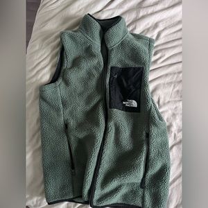 COPY - THE NORTH FACE fleece sleeveless jacket